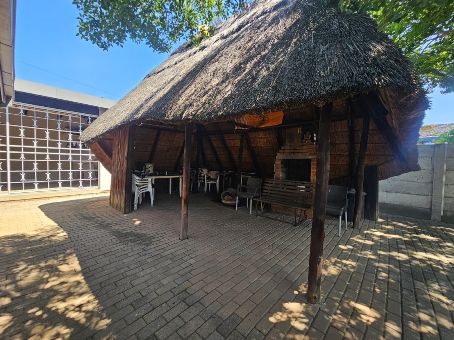 5 Bedroom Property for Sale in Riebeeckstad Free State
